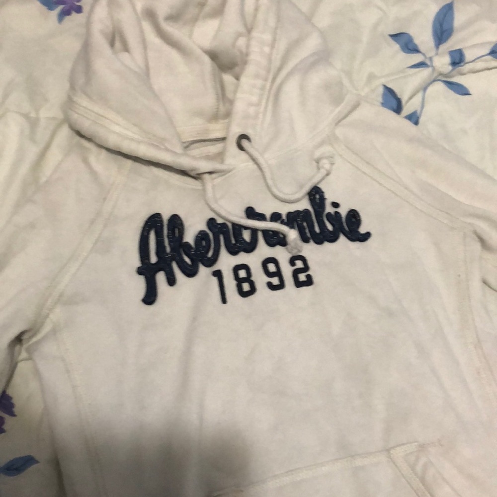 Abercrombie and Fitch women sweater. Used size m